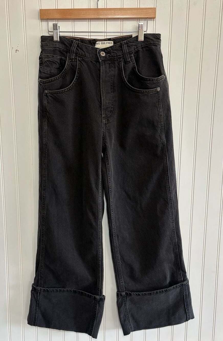 We The Free Final Countdown Low Rise Cuffed Boyfriend Jeans NWT- 25